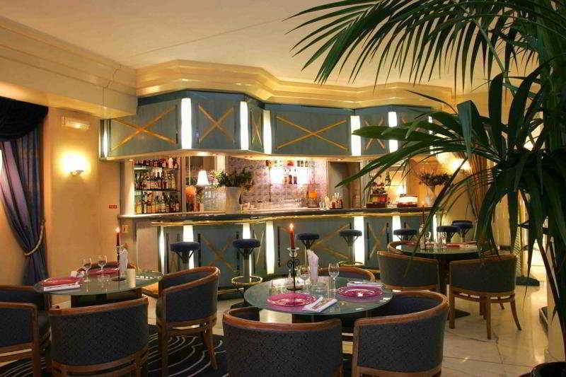 Royal Garden Champs-Elysees Париж Экстерьер фото